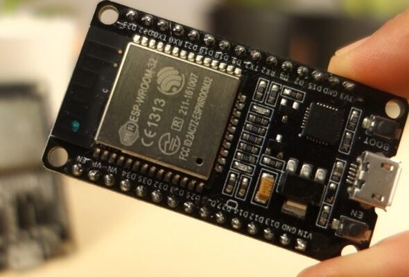 Cum folosim modulul de dezvoltare ESP32?