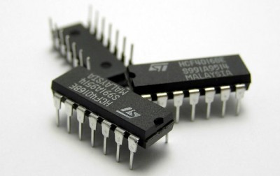 TTL family of integrated circuits