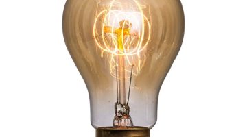 What are the advantages and disadvantages of the incandescent bulb?